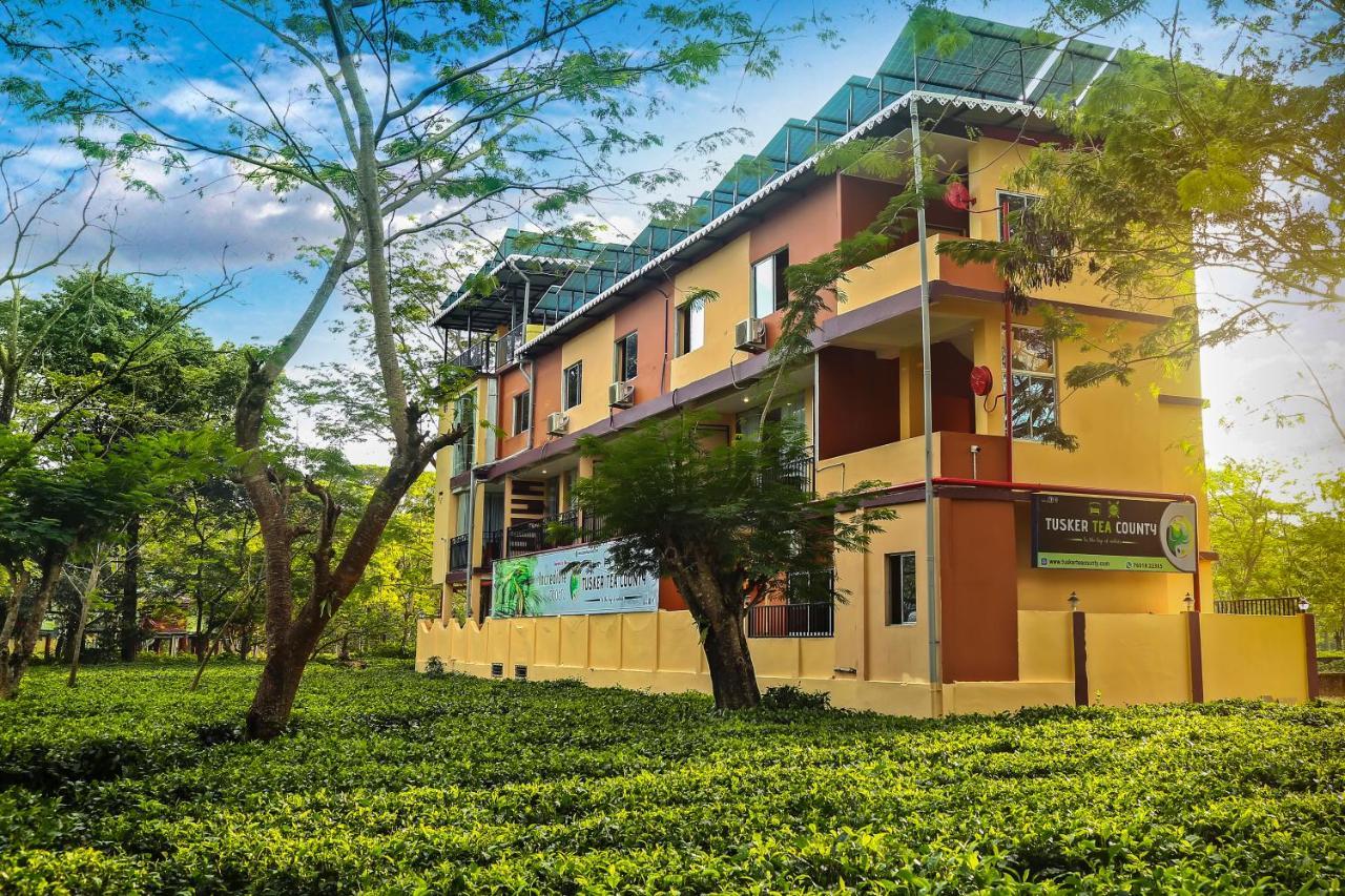 Tusker Tea County Hotel Chalsa Exterior photo